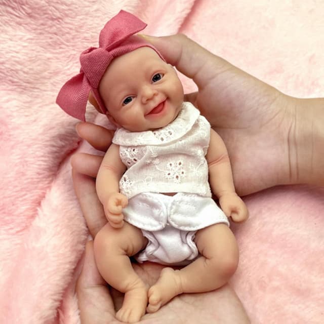 Detalle de Reborn Baby Doll Girl de Silicona 7" con Ropa👶