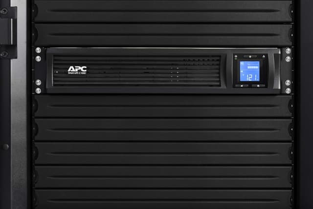 Detalle 2 de APC Smart-UPS SMC1000I 1000 VA rack 2U