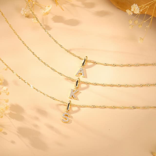 Detalle 2 de Chaîne en or 14 carats avec lettres TINGN (A à Z) pour femmes et filles