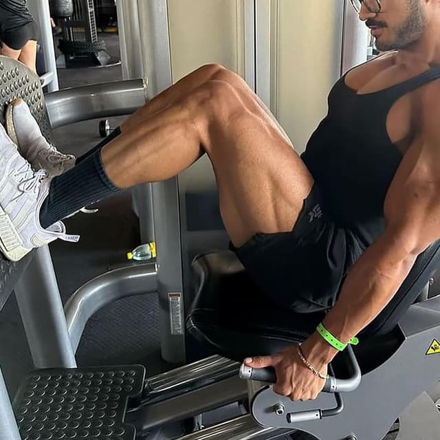 Detalle de BROKIG Men’s Lightweight Gym Shorts with Quick-Dry Fabric and Zip Pocket