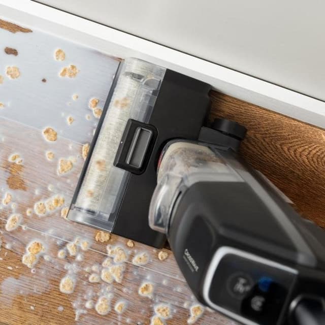 Detalle de Bissell CrossWave OmniForce Edge Pro 200 W: aspiradora vertical sin cable que aspira y friega en una pasada