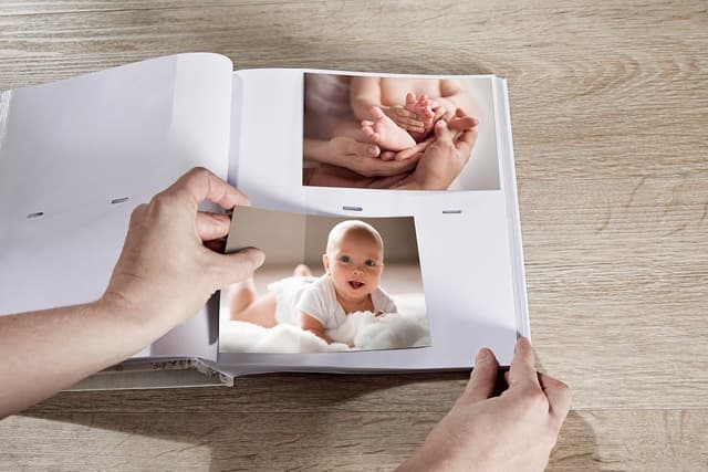 Detalle 2 de Walther Design Fun ME-110-BR album fotografico con finestra intagliata, 200 foto 10x15 cm, rosa