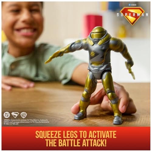 Detalle 2 de DC Comics Superman Figura Epic Strike 15 cm