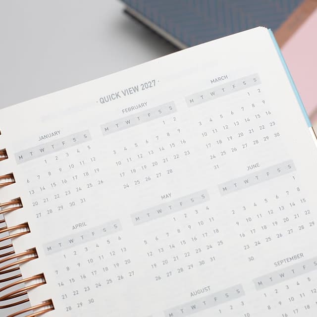 Thumbnail 3 de Matilda Myres 2026 A5 Day-a-Page Diary