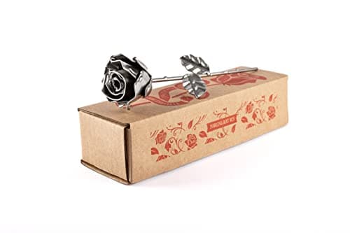 Detalle de Forging Art Bcn Rosa Eterna de Hierro Forjada a Mano (Plata) – Rosa permanente de hierro para aniversarios y regalos