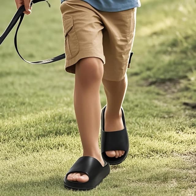 Detalle 2 de XTJSCBDSH Kids Cloud Slides Pillow Slippers – Slip-On Cloud-Like Summer Sandals