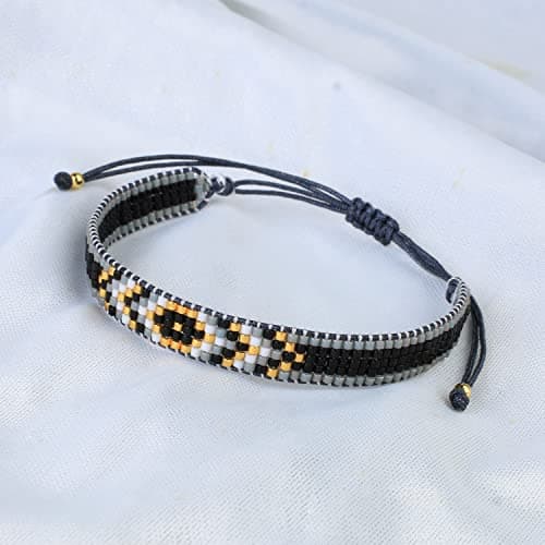 Detalle de KELITCH pulseras de cuentas de semillas con patrón envolvente para mujeres