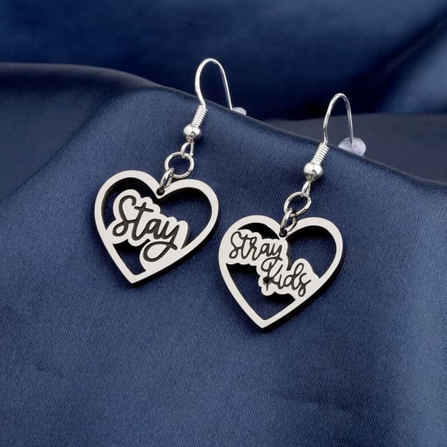 Detalle de Music Gift stainless steel music earring for women – packaged in a velvet bag