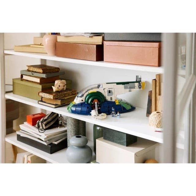 Detalle 2 de LEGO Star Wars Nave Estelar Clase Firespray de Jango Fett (75409) con 2 minifiguras y 2.970 piezas