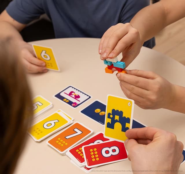 Detalle 2 de Asmodee Brick Like This! — Official LEGO party building game for families (Ages 7+, 2–8 players)