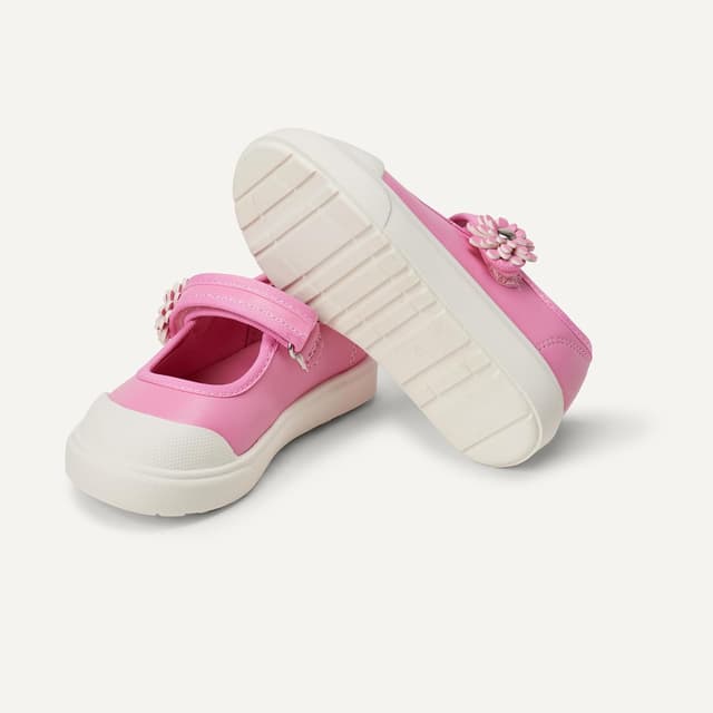 Detalle 2 de Amazon Essentials Girl’s Mary Jane Trainers with Hook-and-Loop Strap