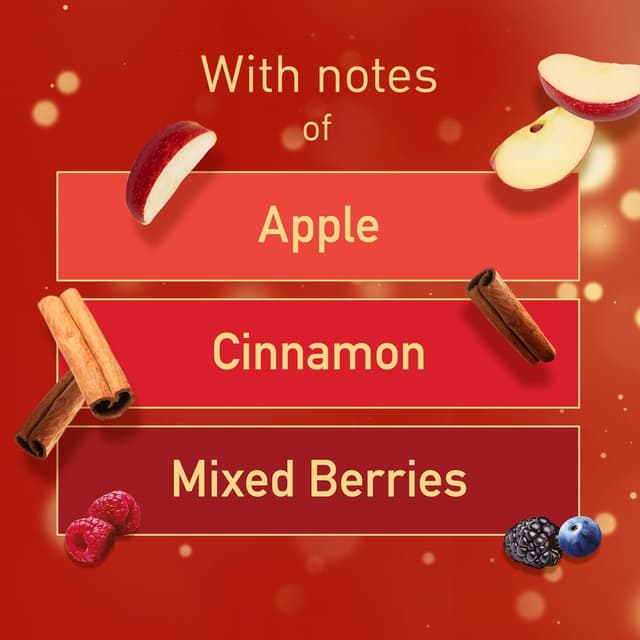 Detalle 2 de Glade Scented Candle Sleeved — Warm Apple Pie 108g 🕯