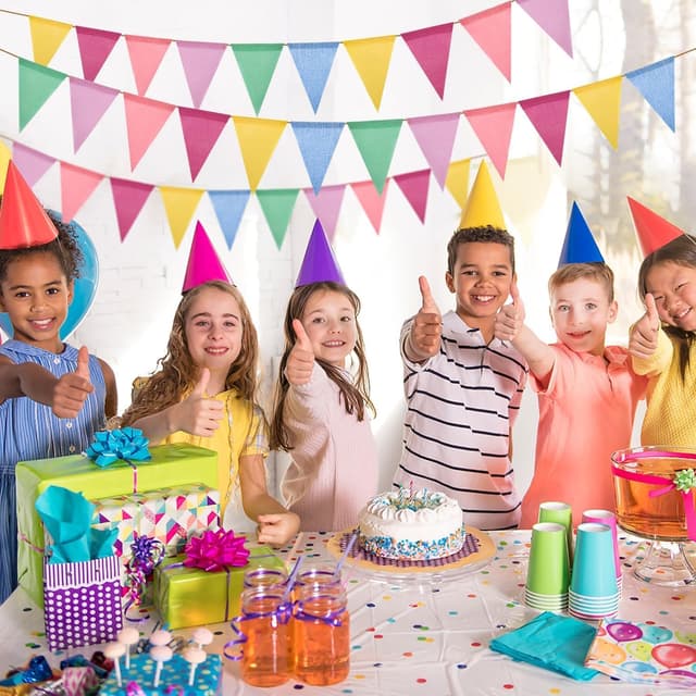 Detalle 2 de Wimpelkette Outdoor 5er Set Regenbogen 3,5 m