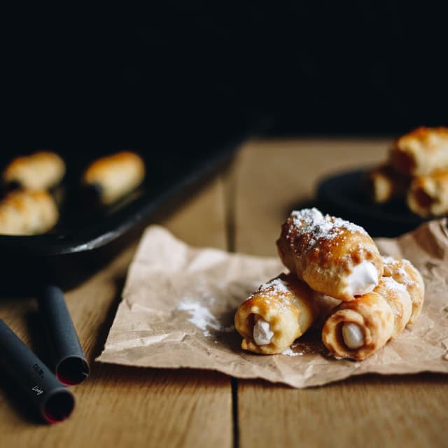 Detalle de CULIMI Schaumrollen Formen (13 cm / 5,1") – 5er-Set Antihaft-Röhrchenform für Schillerlocken/Sahnerollen