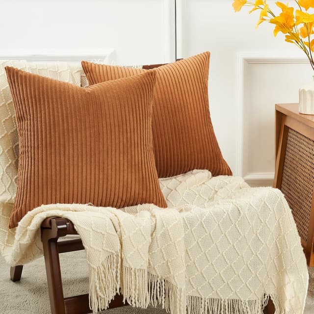 Detalle 2 de Topfinel Kissenbezug 45x45 Herbst Karamell Orange im 2er-Set (Cord-Kordsamt, versteckter Reißverschluss)