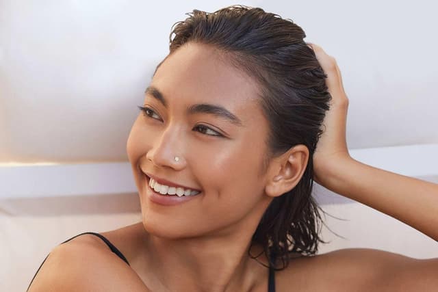 Thumbnail 4 de Piercingline naso spirale oro 750 fiore