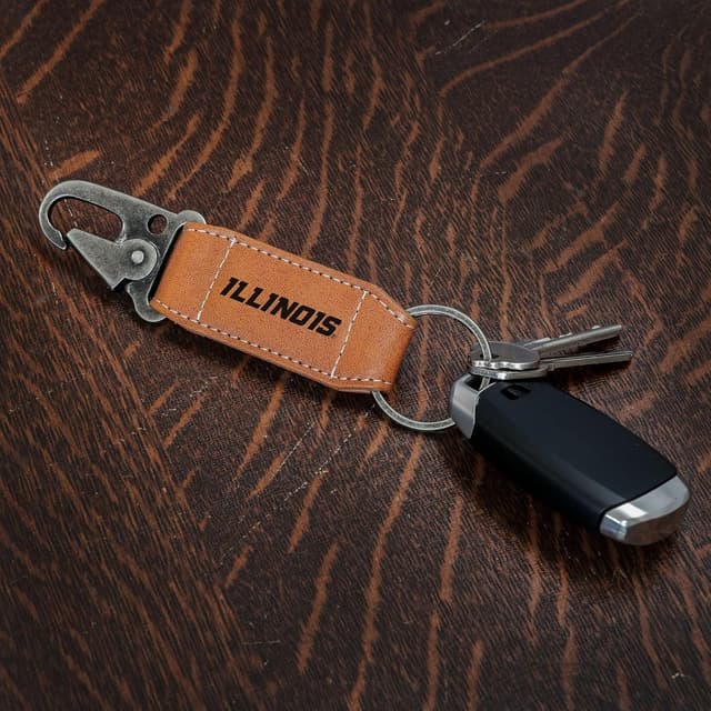 Detalle 2 de Rico Industries NCAA Laser Engraved Carabiner Keychain