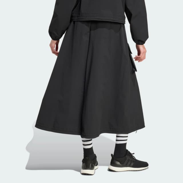 Detalle 2 de Falda estilo cargo City Tech Adidas negra