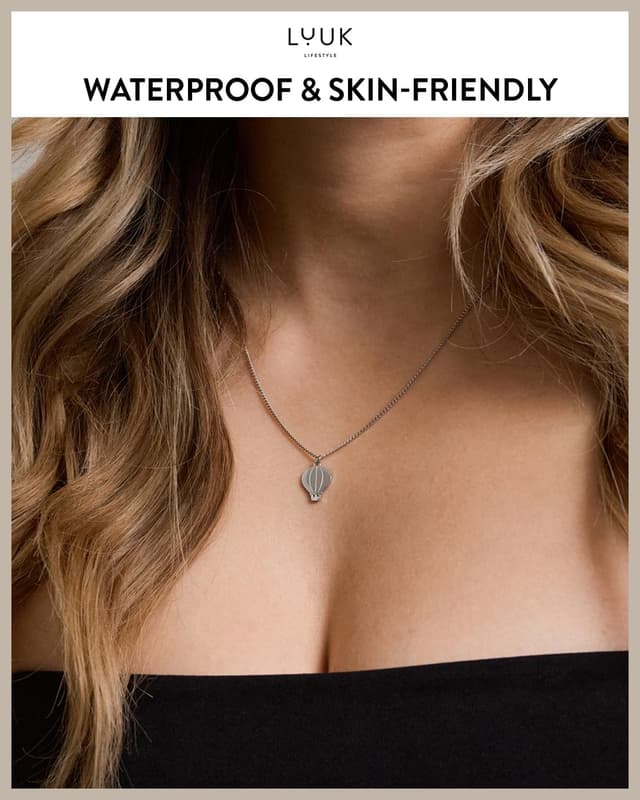 Detalle 2 de LUUK LIFESTYLE collana con ciondolo a mongolfiera in acciaio inox e cartolina HAPPINESS, 50 cm