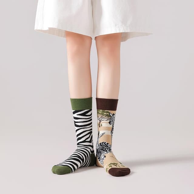 Detalle de NxnChc Lustige Socken mit Tier-Motiven (unisex) – asymmetrisches Design links/rechts aus Baumwollmix