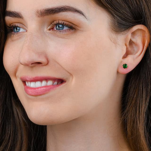 Detalle 2 de namana 925 Sterling Silver Stud Earrings with 6 mm Round Stones (Green or Coloured)