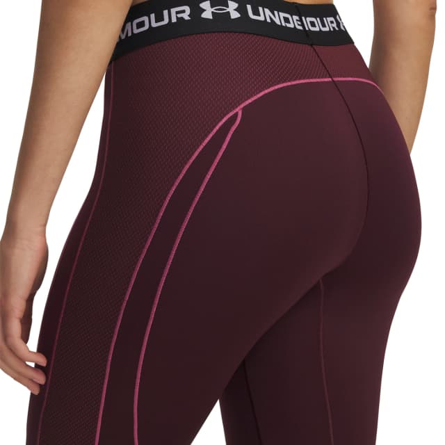 Detalle de Under Armour UA ColdGear Textured Legging para mujer: malla térmica con textura
