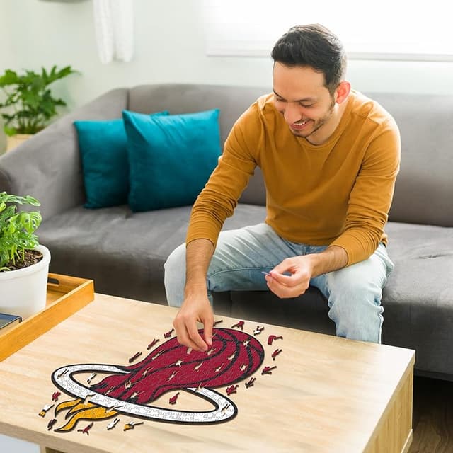 Detalle 2 de Iconic Puzzles Miami Heat Puzzle de madera 500 piezas 🧩