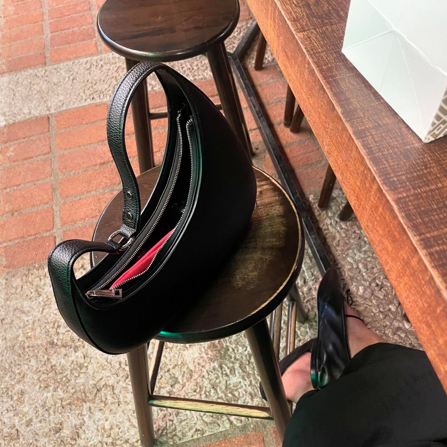 Detalle de JW PEI Harlee borsa a spalla da donna in pelle vegana e poliestere