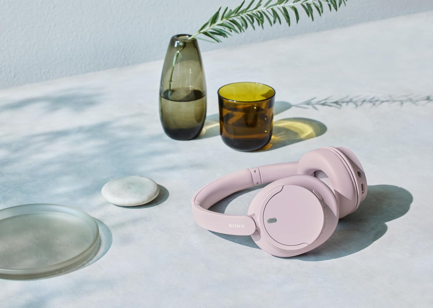 Detalle de Sony Wireless Noise-Canceling Headphones WH-CH720N