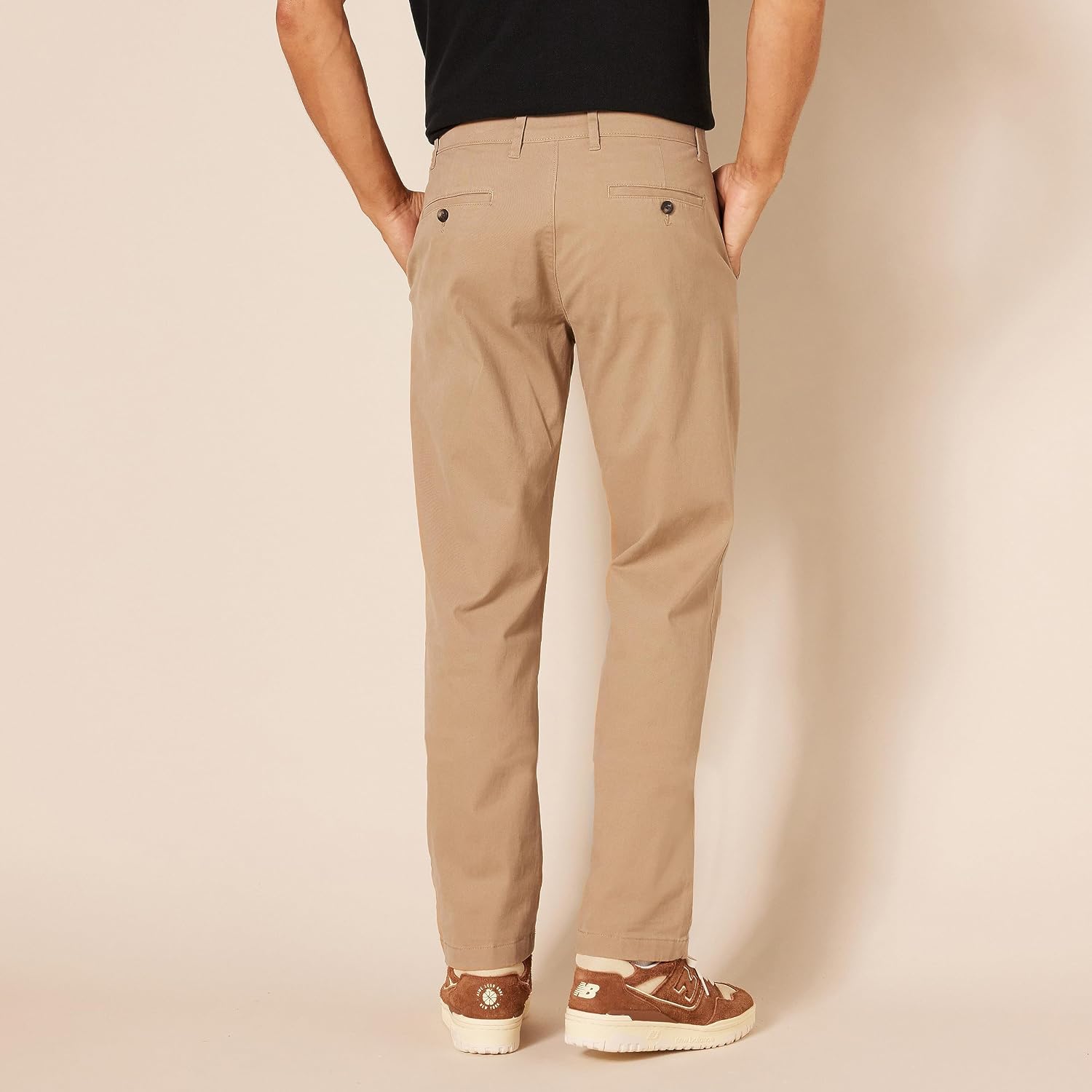 Detalle 2 de Amazon Essentials Pantalón chino elástico ajuste atlético 42