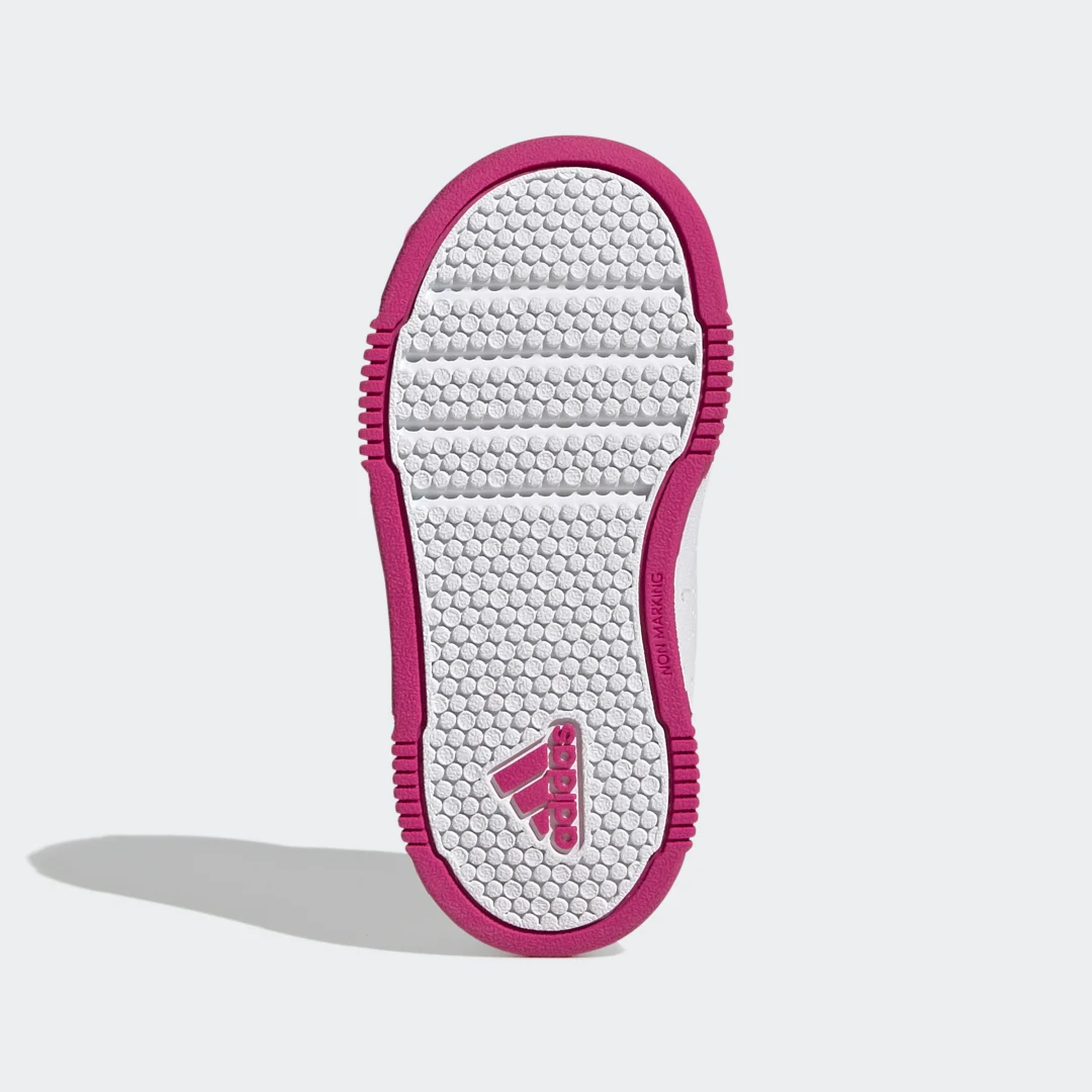 Detalle de Adidas Tensaur Hook and Loop, zapatillas blancas con cierre adherente