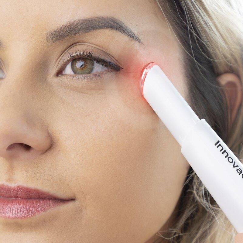Detalle de Pack Masajeador de Ojos Antiedad InnovaGoods: fototerapia, termoterapia y vibración 3 en 1