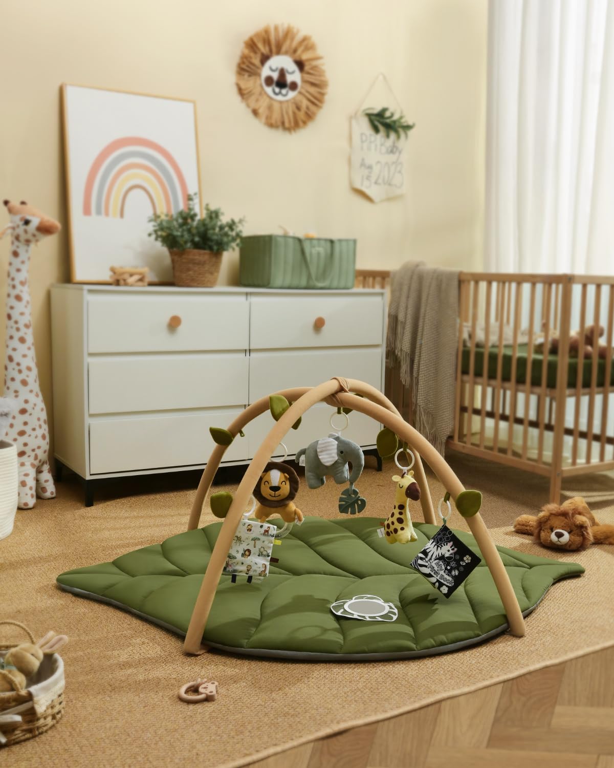 Thumbnail 6 de Blissful Diary Baby-Spielbogen mit Activity-Playmatte „Waldgrün“ und 6 abnehmbaren Spielzeugen (Übergroßes Blatt, 135 × 94 × 2,5 cm)