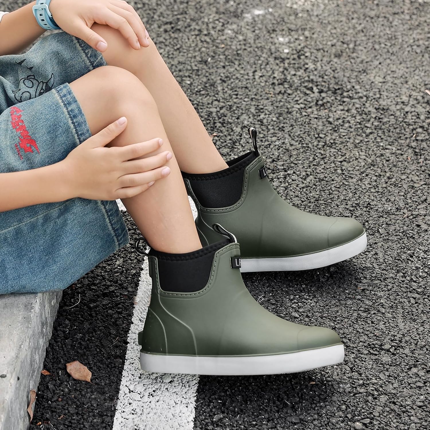 Detalle de Kids Waterproof Rubber Rain Boots, Ankle Chelsea Style with Anti-Slip Traction