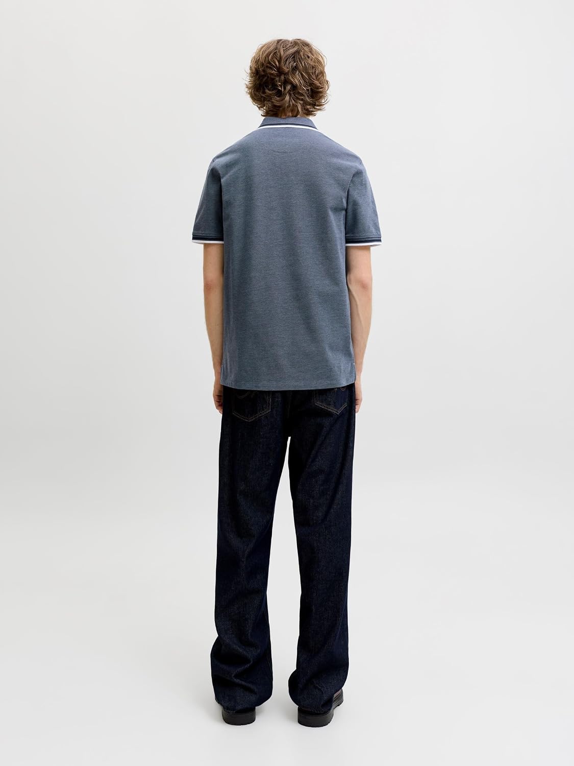 Detalle de JACK & JONES Polo Uni Col Chemise — Polo ajusté avec broderies et détail boutonnière