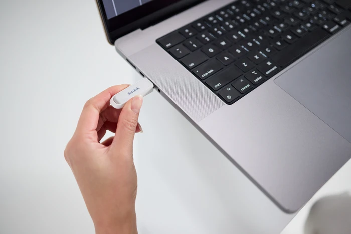 Thumbnail 4 de SanDisk Phone Drive USB-C 1TB Arctic White – Schneller, robuster Speicher für Smartphone & Co.