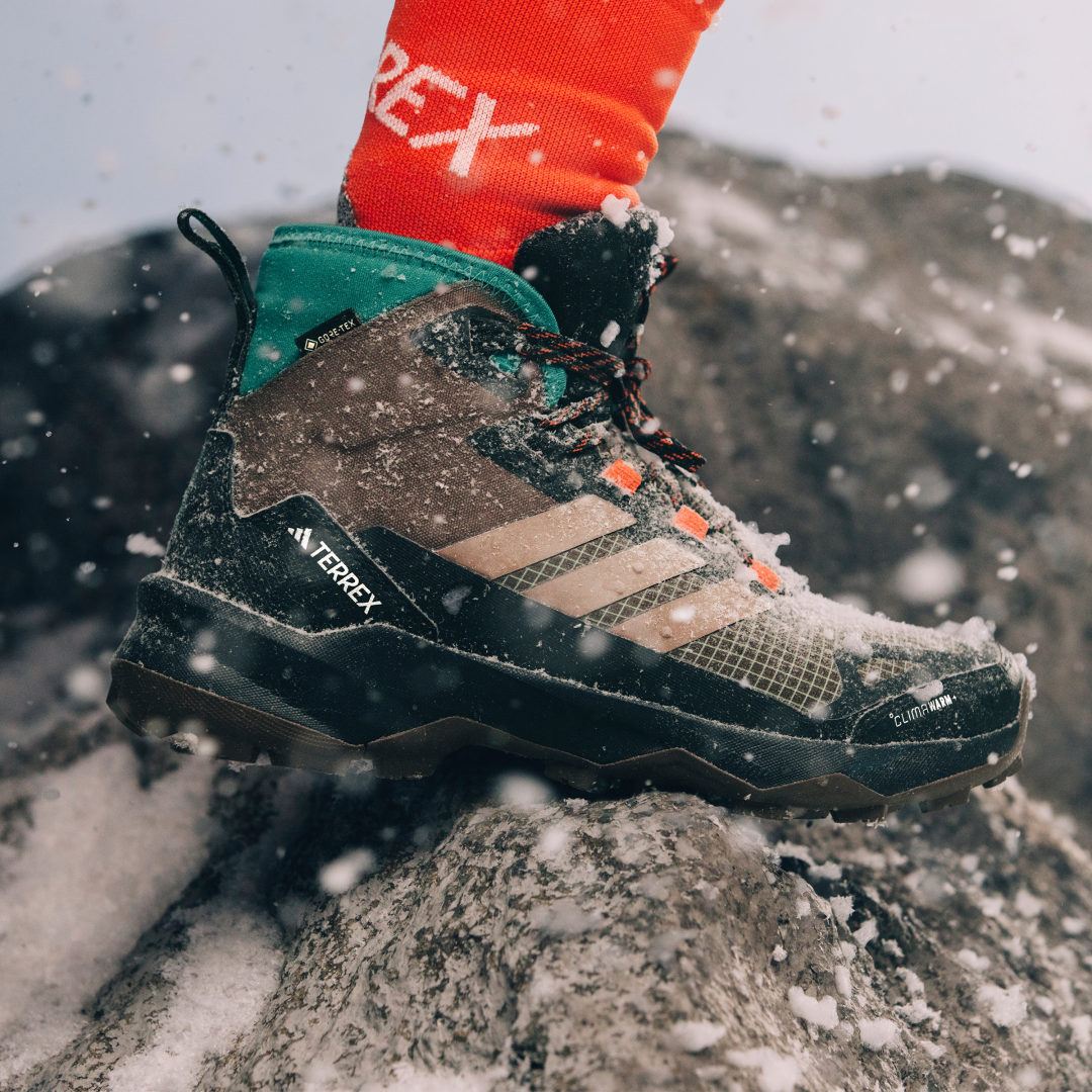 Detalle de Bota de senderismo Terrex Skychaser AX5 Mid GORE-TEX CLIMAWARM+ de Adidas