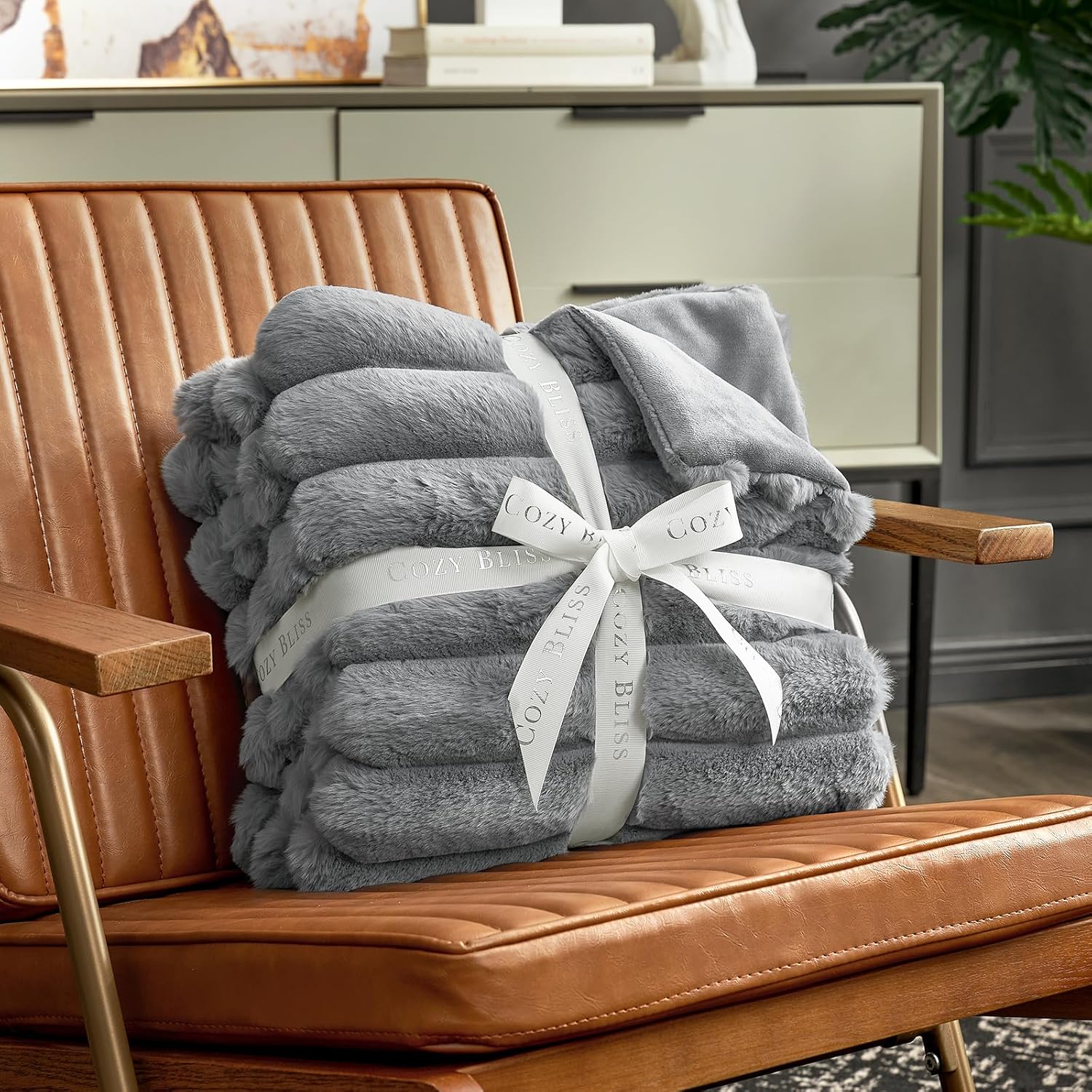 Detalle de Cozy Bliss Faux Fur Throw Blanket 50x60 🛋