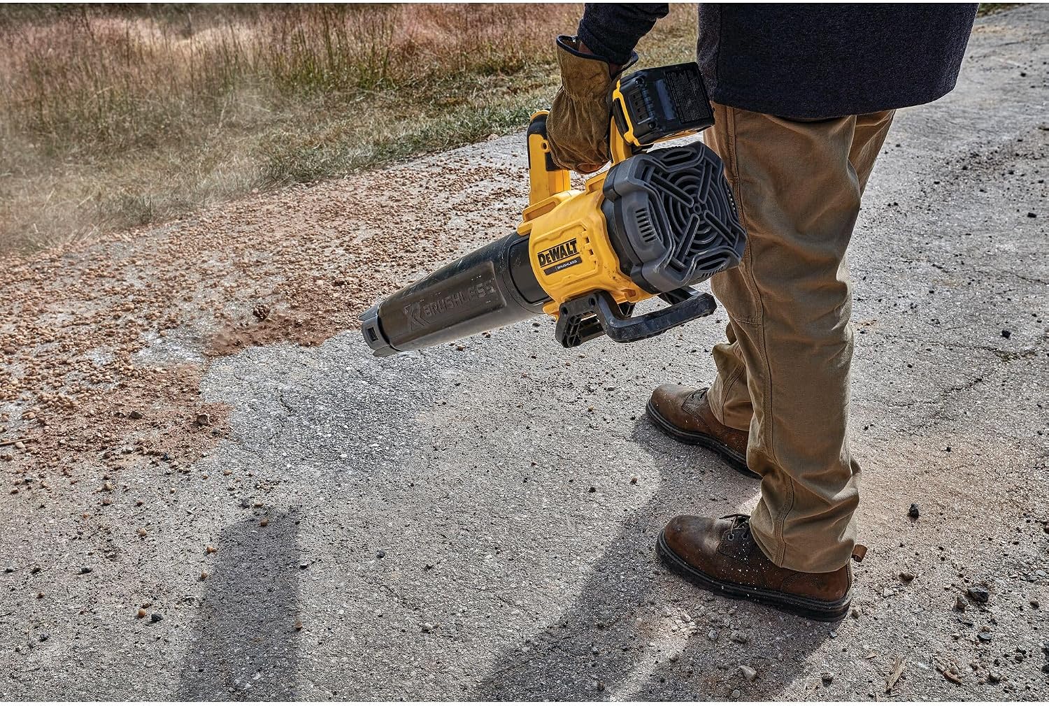 Detalle de DEWALT Souffleur brushless 18V XR DCMBL562N-XJ – Performance chantier et confort d’usage