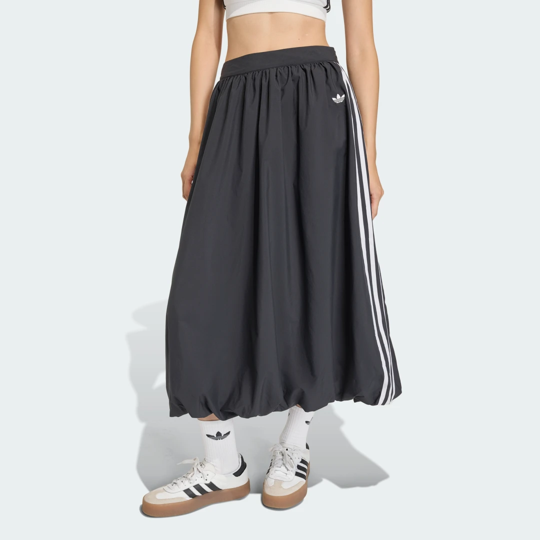 Detalle de Falda Larga Balloon de Adidas: versátil, cómoda y para cualquier look