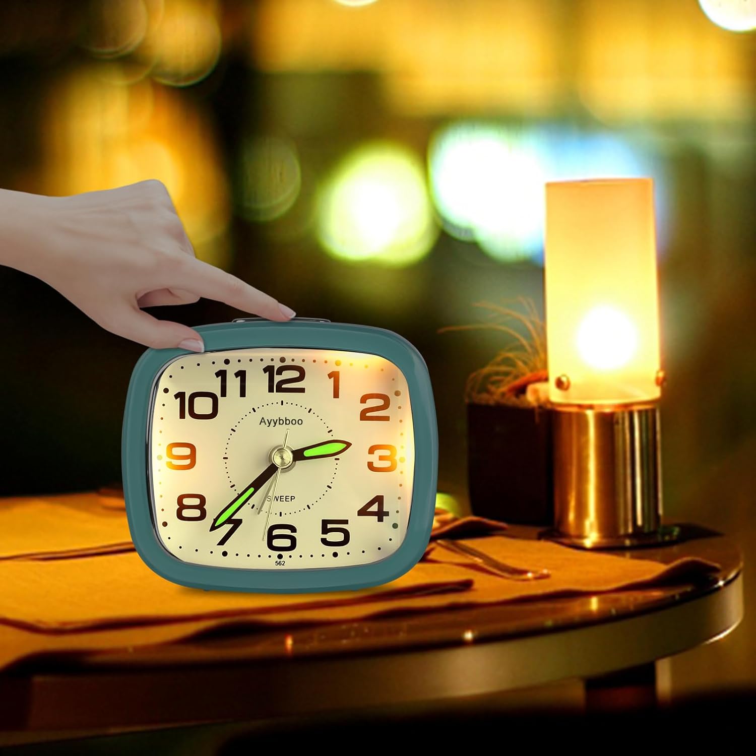 Thumbnail 1 de Ayybboo Alarm Clock Bedside: Silent Analogue Travel Alarm with Night Light and Snooze (Green)