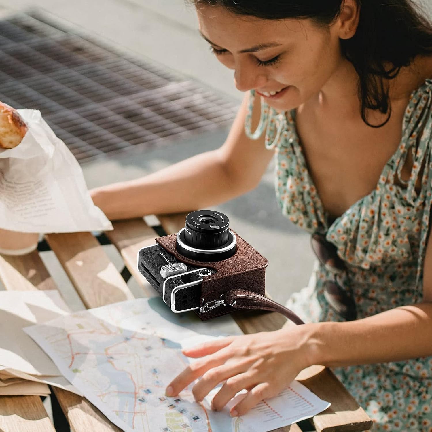 Detalle 2 de Fintie Tasche für Fujifilm Instax Mini 40 – Premium Kunstleder Schutzhülle mit abnehmbarem Riemen