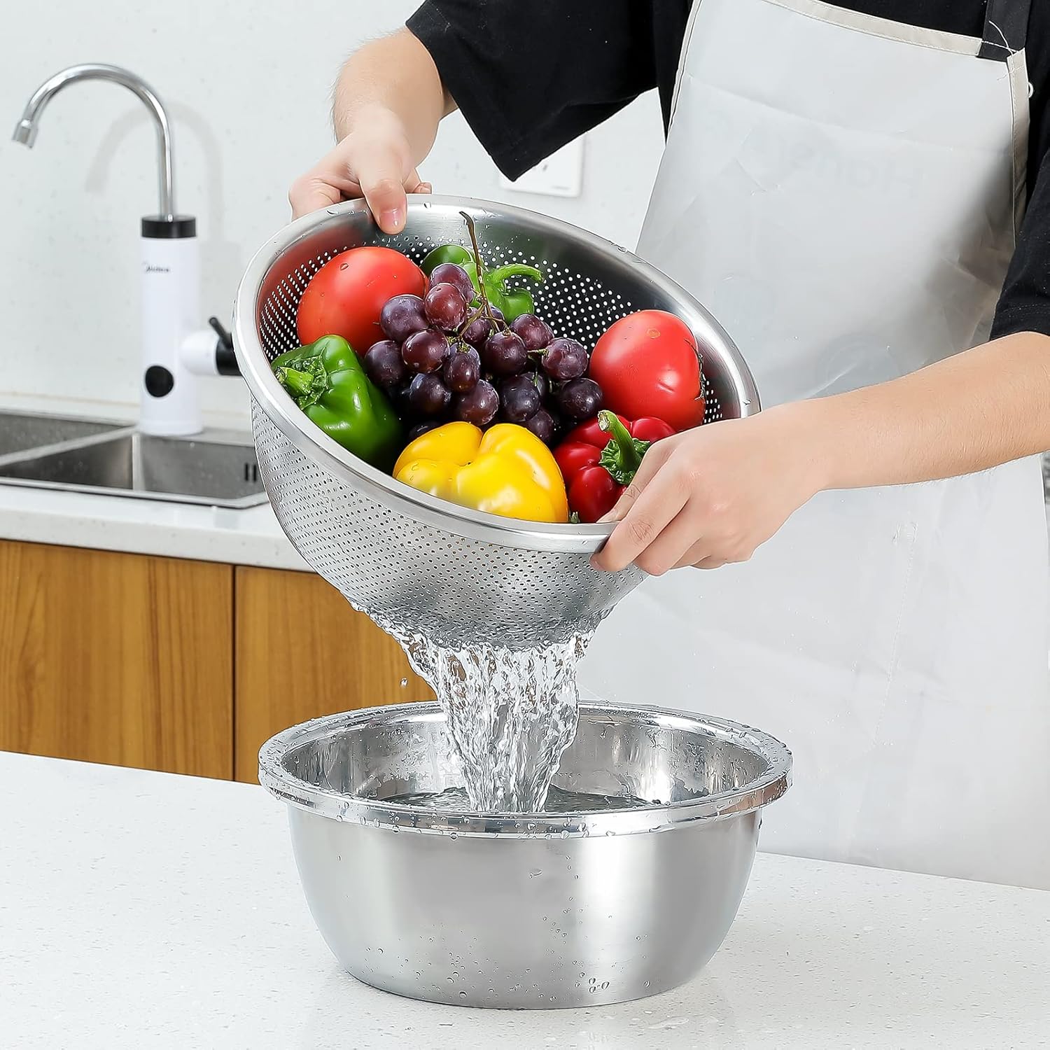 Thumbnail 2 de 304 Stainless Steel Microporous Colander (5QT) with Mixing Bowl for Draining Pasta, Rice & More (2-Piece)