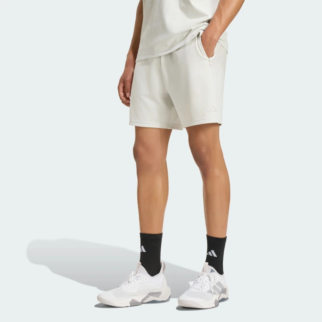 Detalle de Pantalón corto Puremotion de Adidas: práctico y cómodo para entrenos
