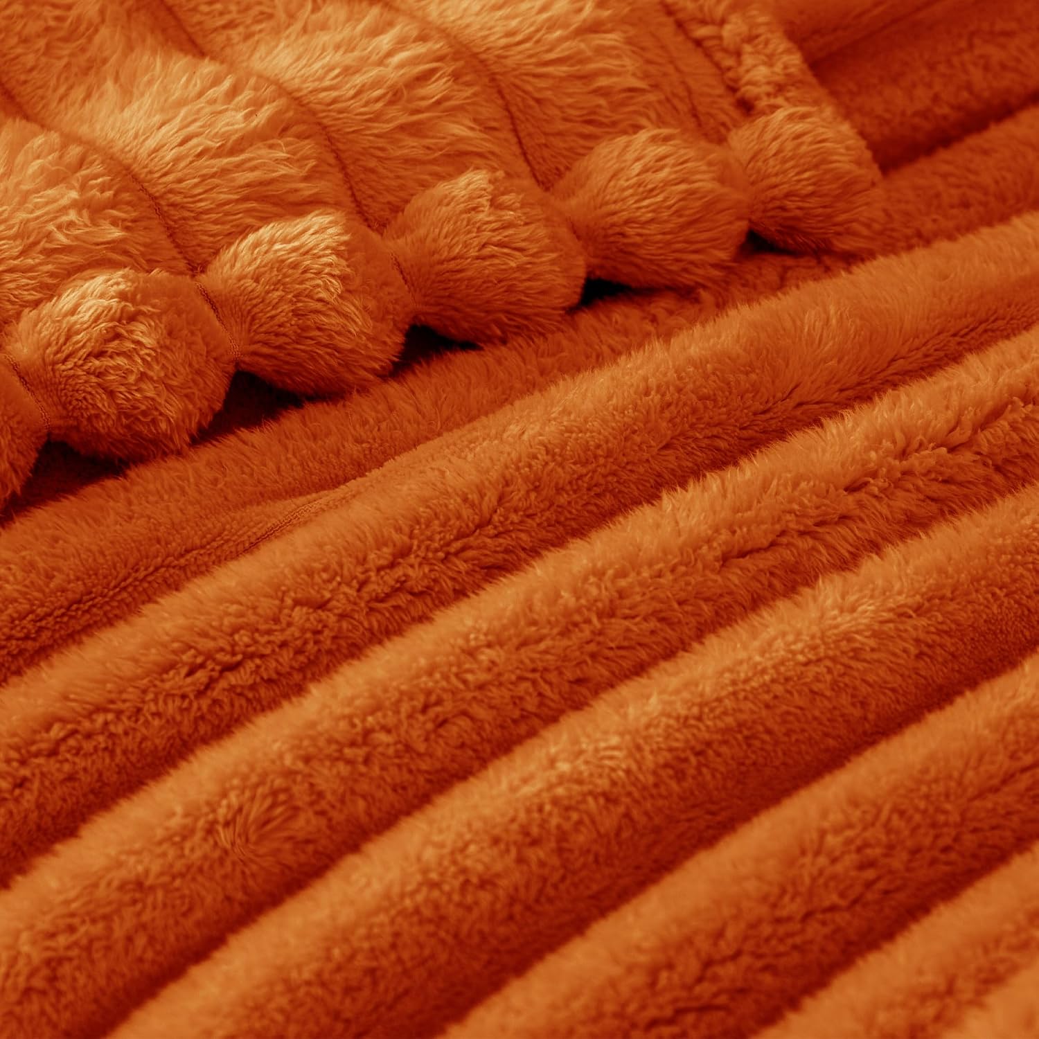 Detalle de Exclusive Mix Queen Size Flannel Fleece Blanket with Striped Jacquard – 230x230 cm, Burnt Orange