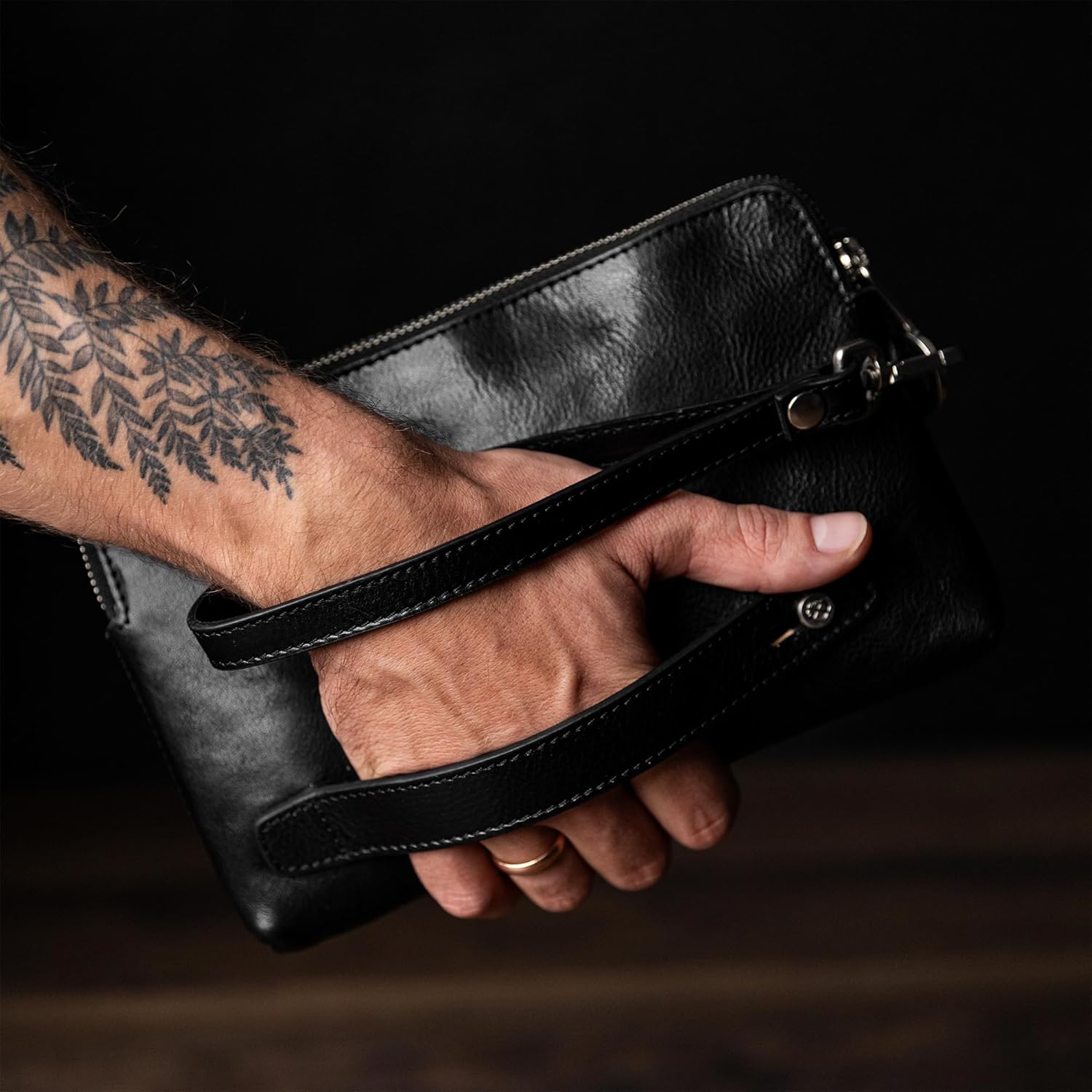 Thumbnail 1 de Time Resistance Leather Clutch for Men — Handmade Italian Organiser Bag in a Gift Box