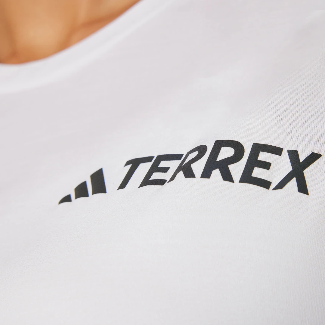 Detalle de Camiseta Terrex Xperior Climacool+ de Adidas — uso cómodo y ligero para tus rutas