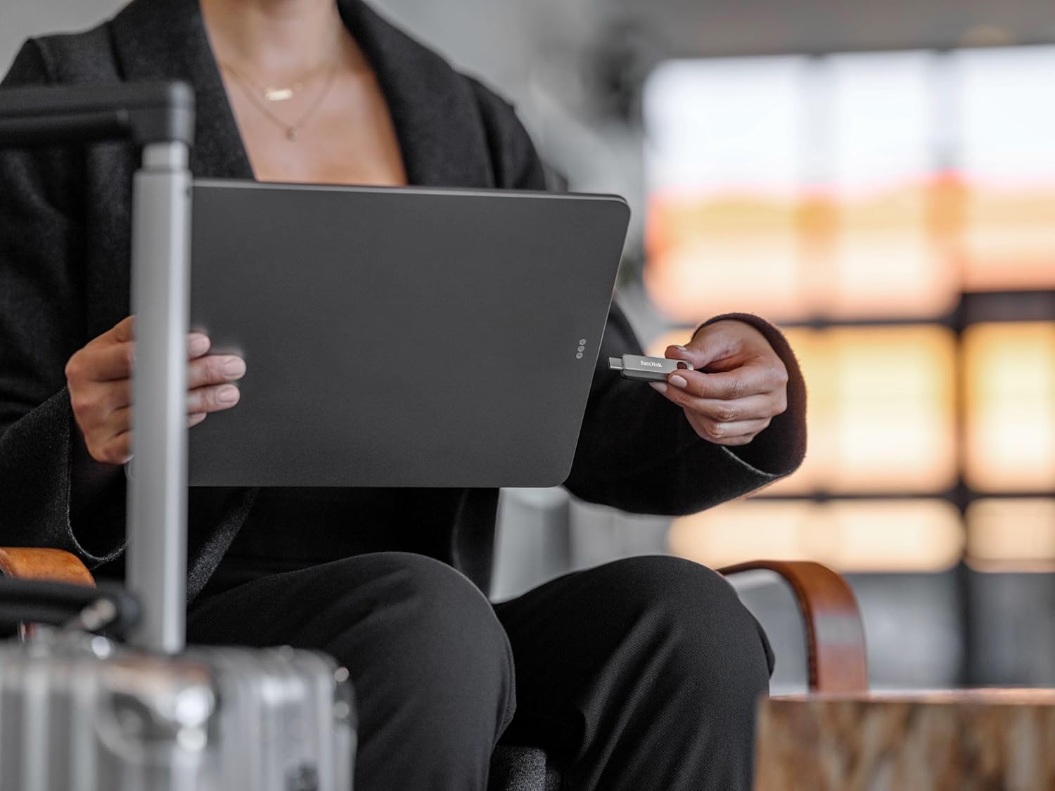 Thumbnail 1 de SanDisk Ultra Luxe USB-Type-C-Laufwerk 128 GB (USB 3.2 Gen 1, bis zu 400 MB/s) – silbernes Metall-Flashlaufwerk