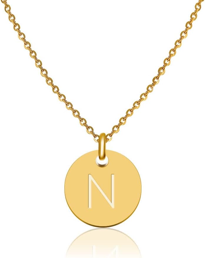 Detalle de GD GOOD.designs collier en or pour femme avec médaillon personnalisé et initiale gravée