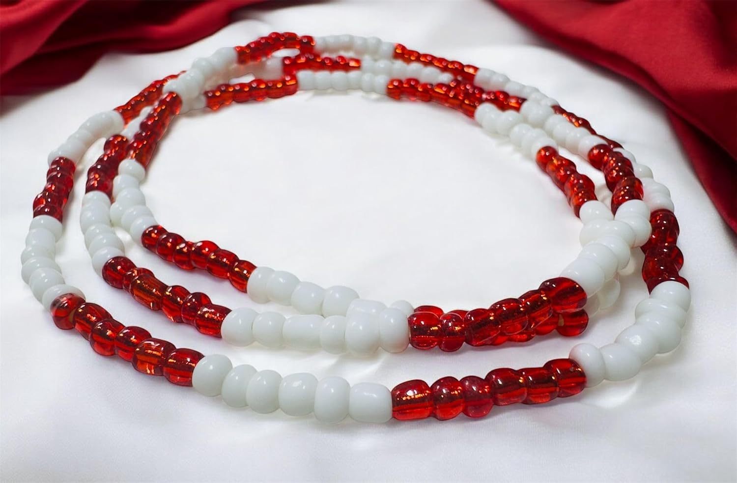 Detalle 2 de Collar de Shangó (Chango) artesanal yoruba para santería y uso ritual